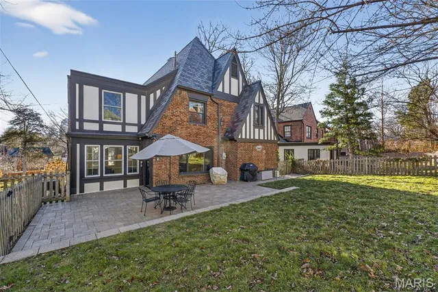 $699,900 | 7457 Kingsbury Boulevard, University City, MO 63130