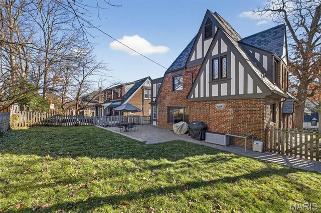 $699,900 | 7457 Kingsbury Boulevard, University City, MO 63130