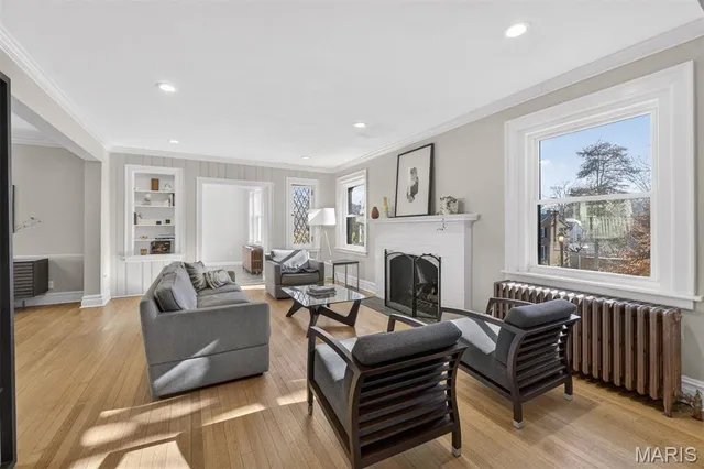 $699,900 | 7457 Kingsbury Boulevard, University City, MO 63130