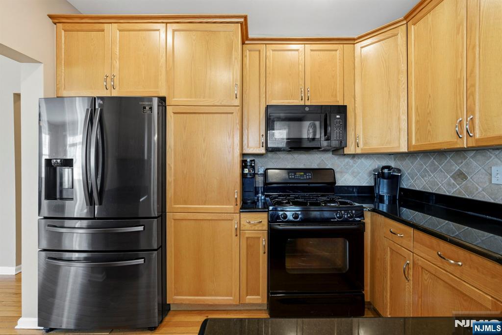 154 George Russell Way Clifton, NJ 07013 - Photo 12 of 39