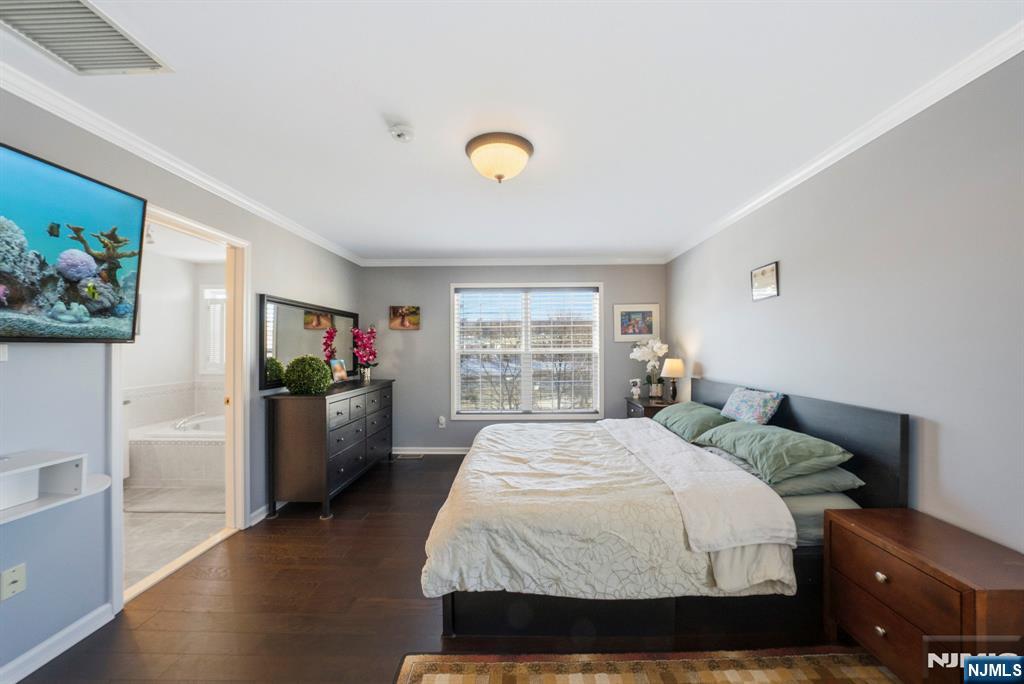 154 George Russell Way Clifton, NJ 07013 - Photo 16 of 39