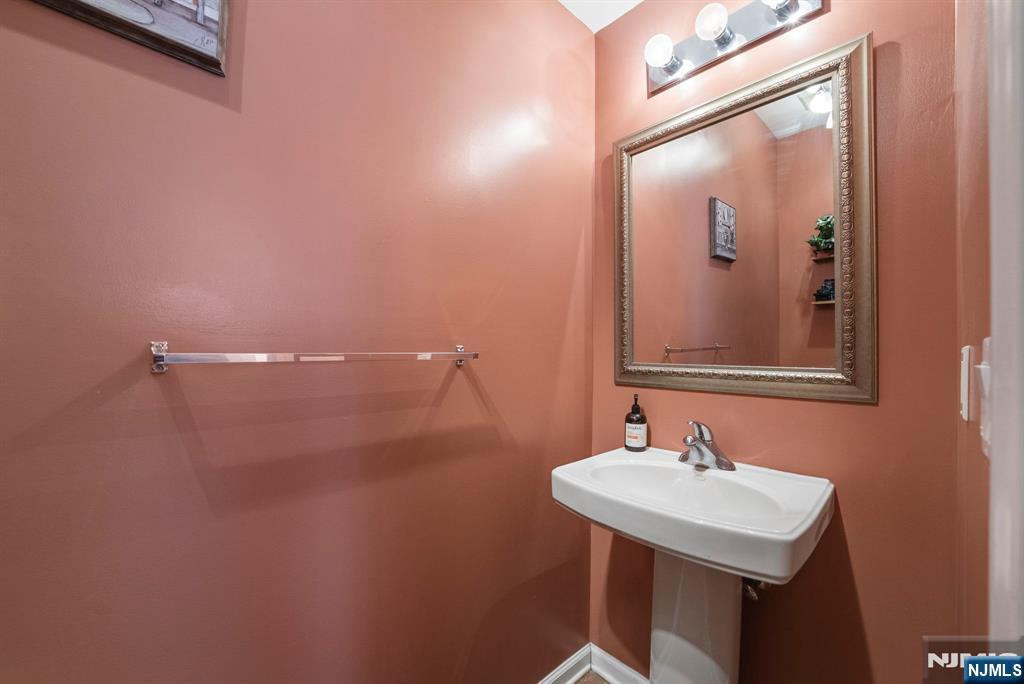 154 George Russell Way Clifton, NJ 07013 - Photo 35 of 39