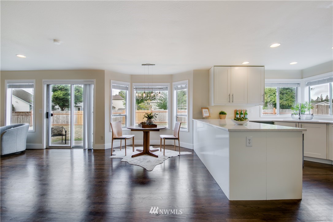 19005 103rd Place Southeast Renton, WA 98055 - Photo 9 of 25