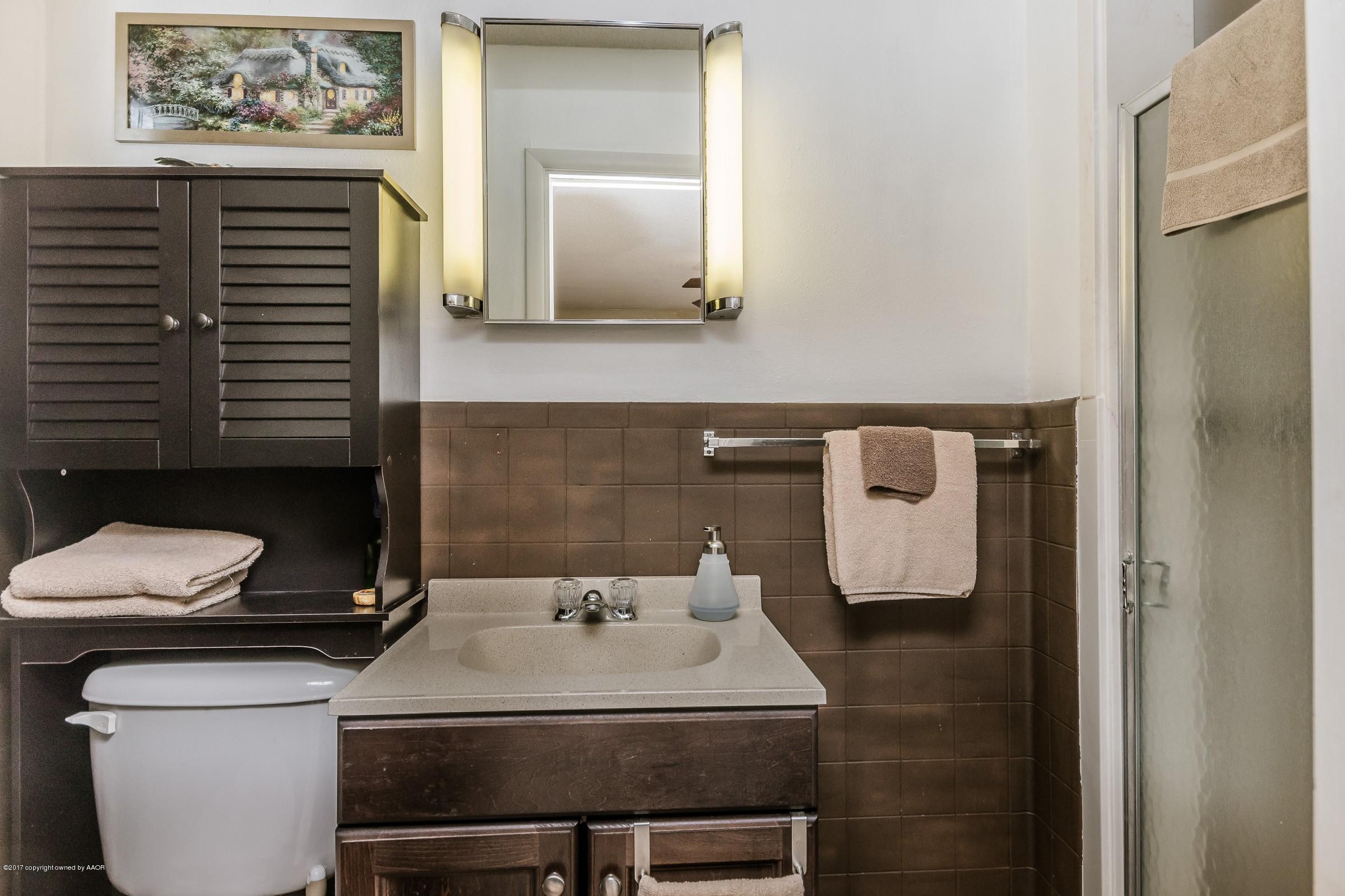700 Rietman Street Amarillo, TX 79108 - Photo 11 of 25 011_Master Bathroom_
