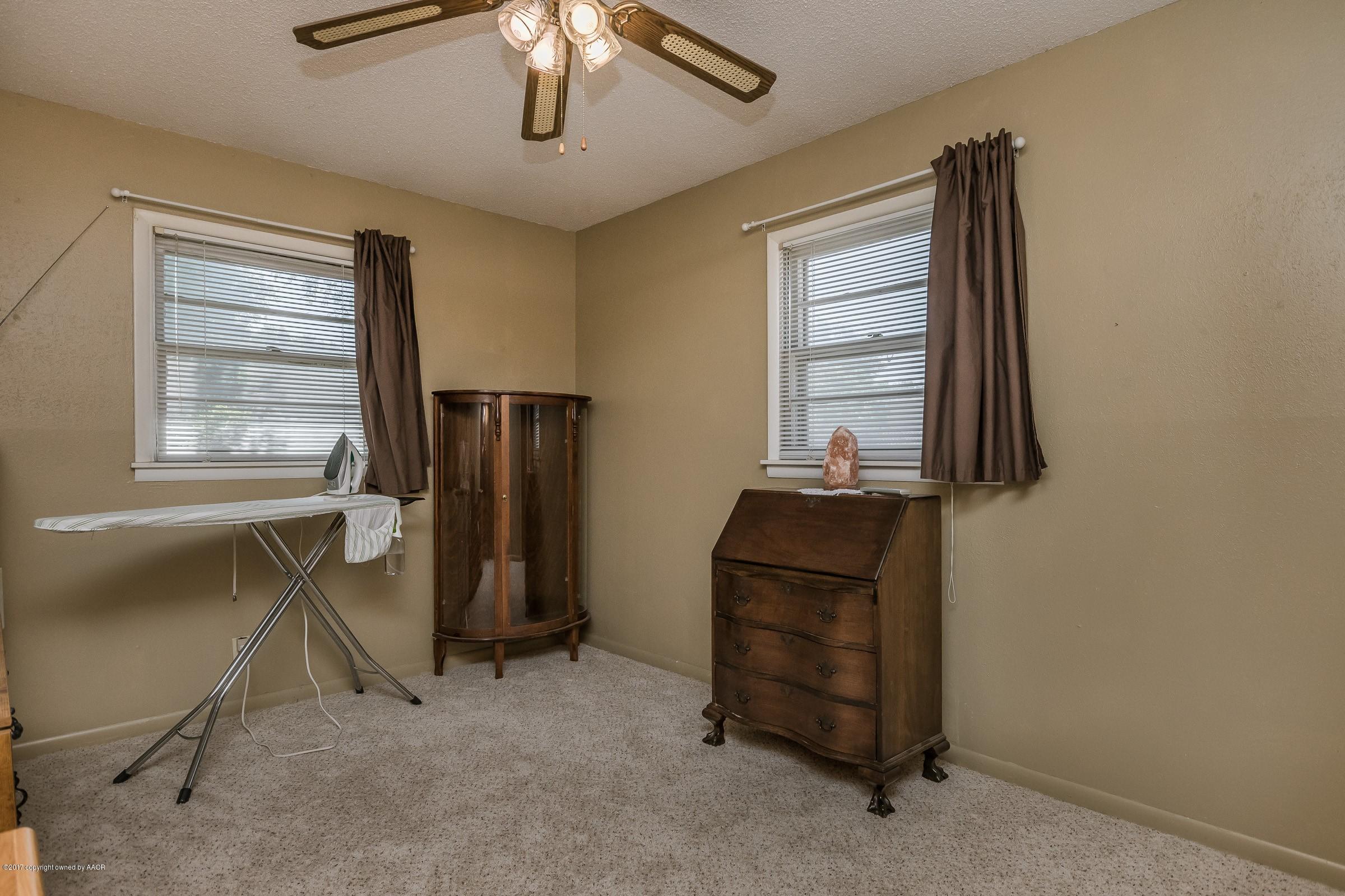 700 Rietman Street Amarillo, TX 79108 - Photo 12 of 25 012_2nd Bedroom_
