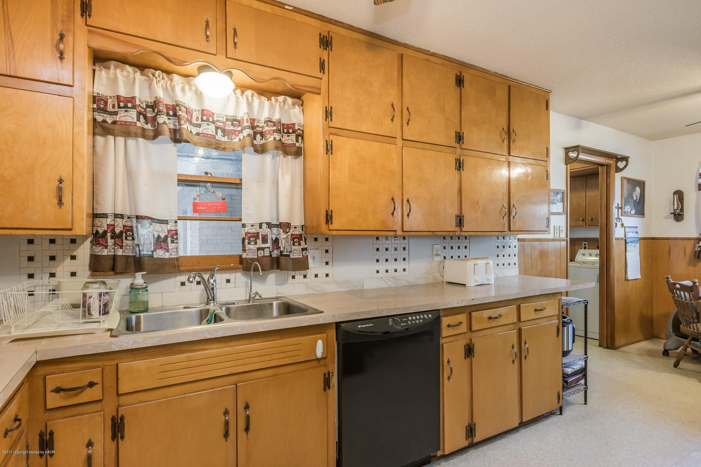 700 Rietman Street Amarillo, TX 79108 - Photo 8 of 25 008_Kitchen_-3