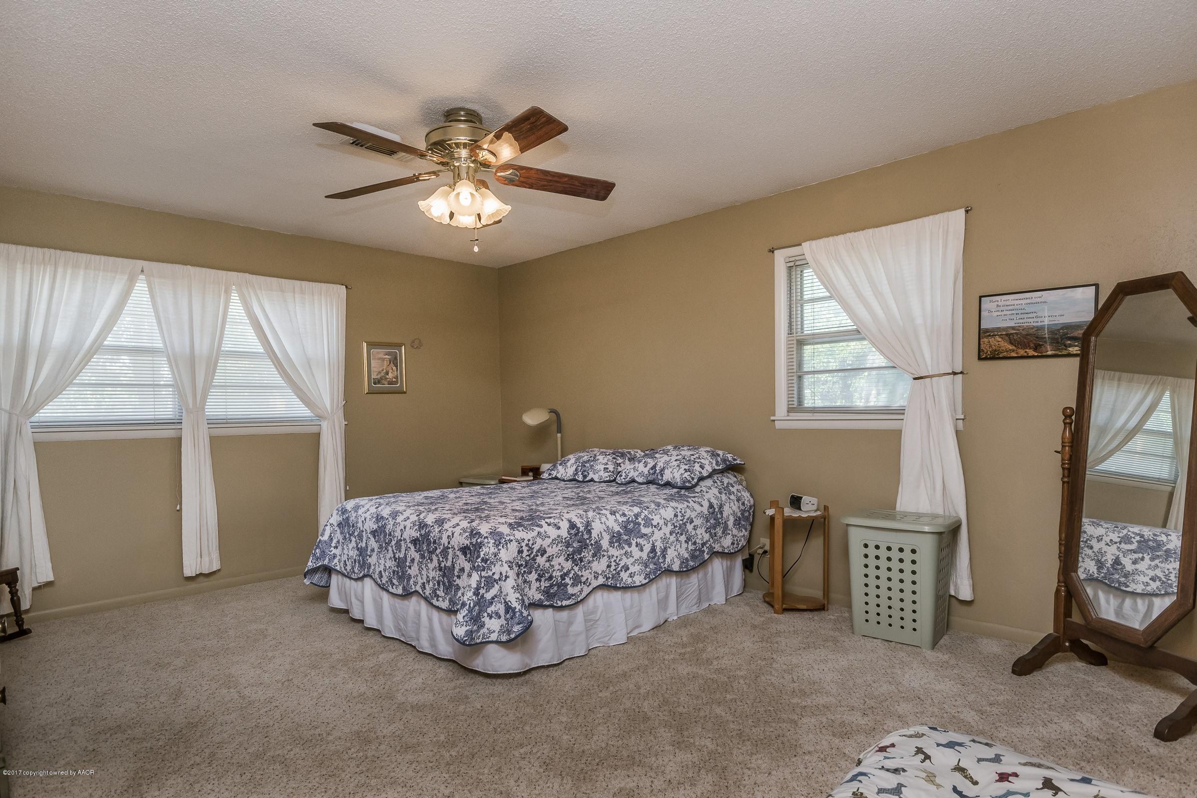 700 Rietman Street Amarillo, TX 79108 - Photo 10 of 25 010_Master Bedroom_