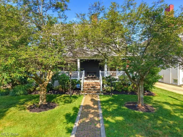 $949,000 | 104 South Franklin Street, Chagrin Falls, OH 44022