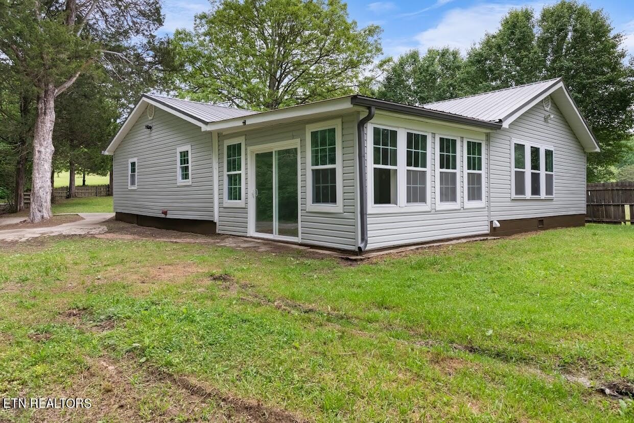 634 Johnson Road Oliver Springs, TN 37840 - Photo 3 of 24 Gallery Image 3