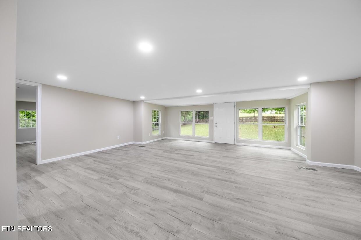 634 Johnson Road Oliver Springs, TN 37840 - Photo 7 of 24 Gallery Image 7