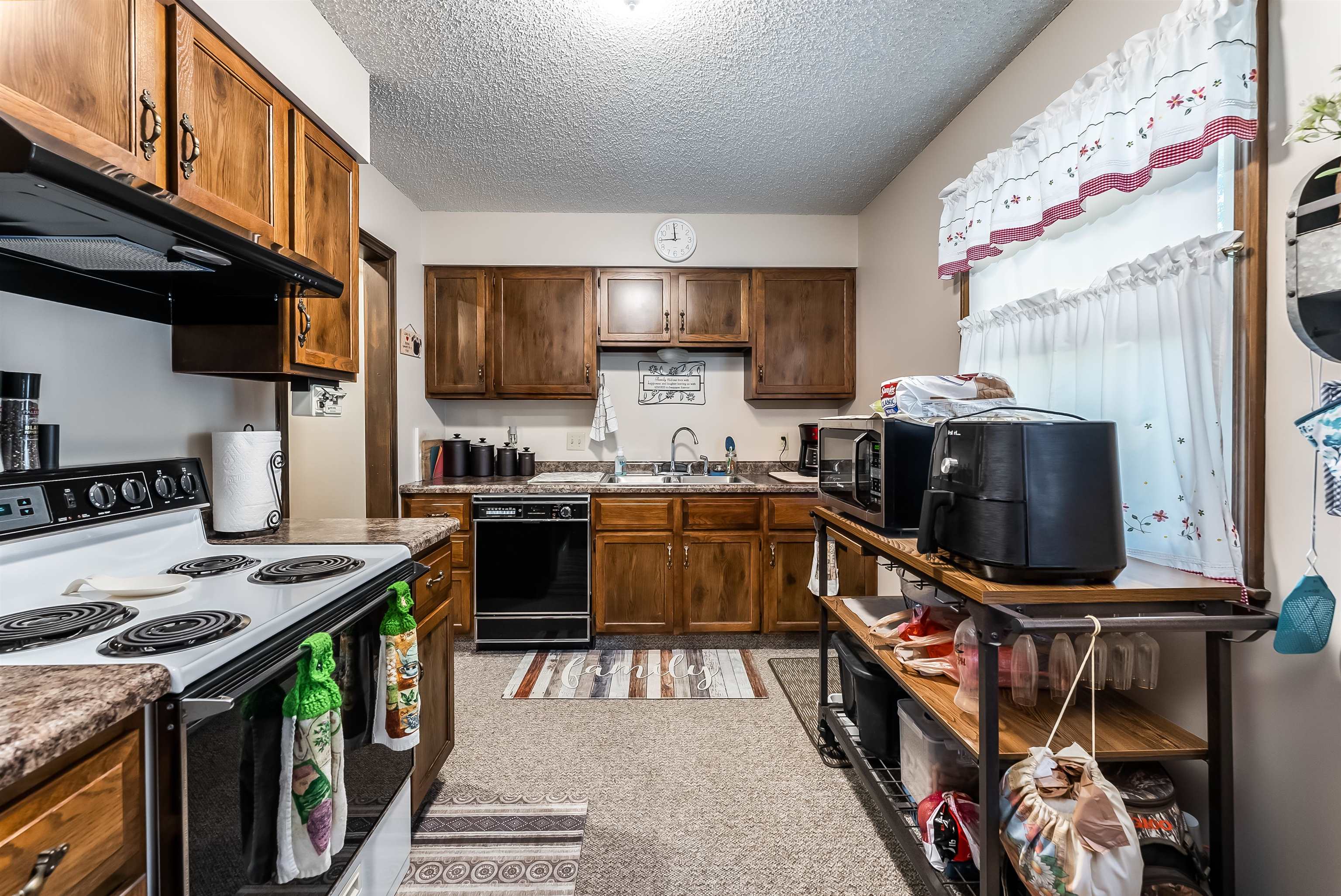 6 Adams Place Halstead, KS 67056 - Photo 11 of 34