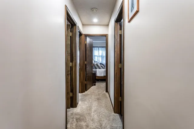 $189,900 | 6 Adams Place, Halstead, KS 67056