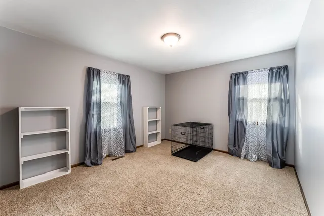 $189,900 | 6 Adams Place, Halstead, KS 67056