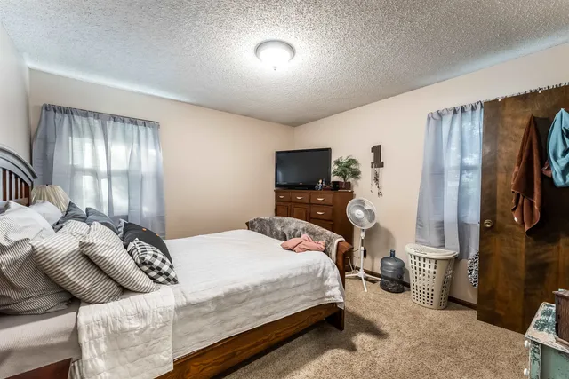 $189,900 | 6 Adams Place, Halstead, KS 67056