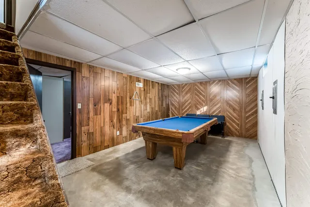 $189,900 | 6 Adams Place, Halstead, KS 67056