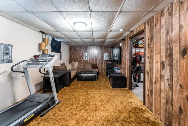 $189,900 | 6 Adams Place, Halstead, KS 67056