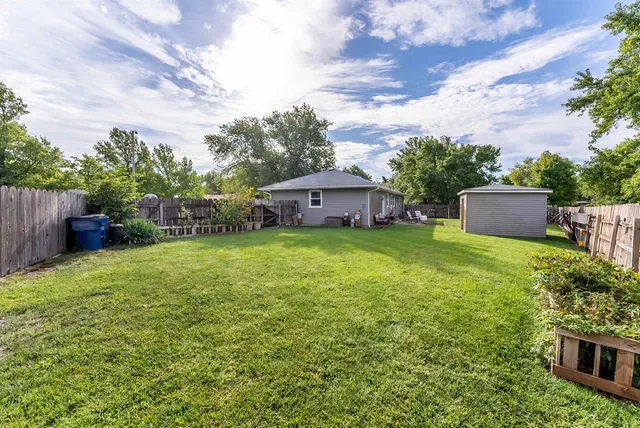 $189,900 | 6 Adams Place, Halstead, KS 67056