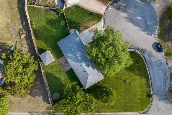 $189,900 | 6 Adams Place, Halstead, KS 67056