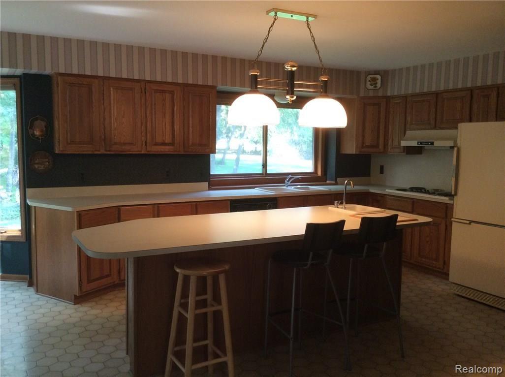 12555 Larkins Road Brighton, MI 48114 - Photo 31 of 35 image.jpg