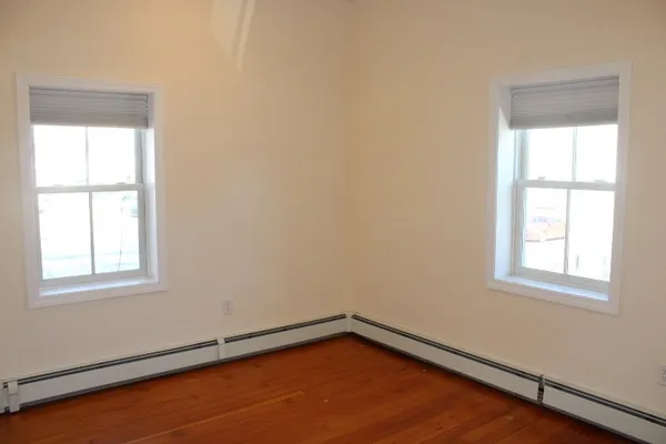 $1,850 | 96 Middle Street, Unit 1, Gloucester, MA 01930
