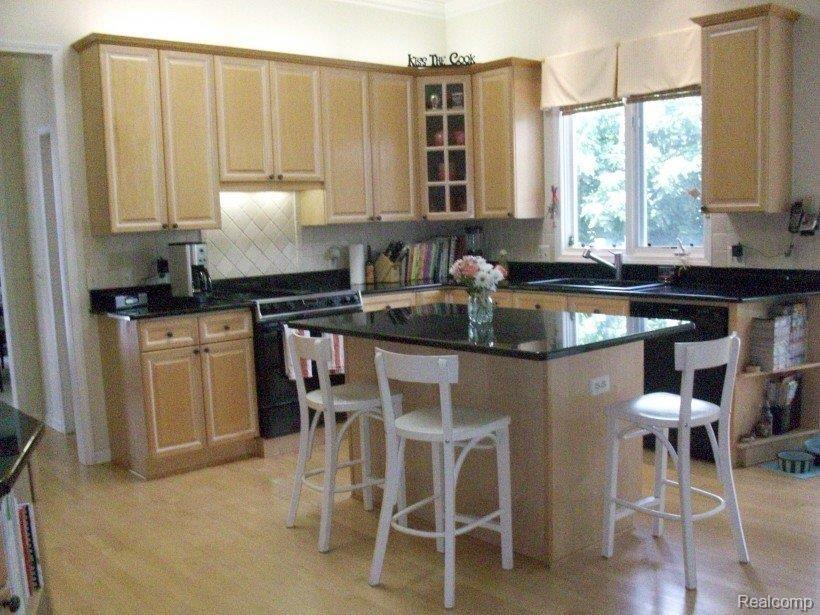 3564 Vineyard Springs Court Rochester, MI 48306 - Photo 4 of 21 KP-Kitch1.jpg