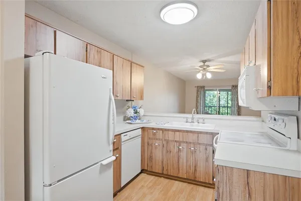 $209,900 | 11201 122nd Avenue North, Unit 208, Largo, FL 33774