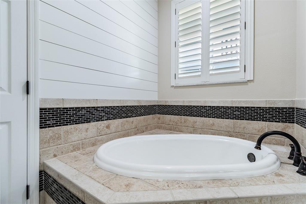 539 Treviso Drive Apollo Beach, FL 33572 - Photo 16 of 30