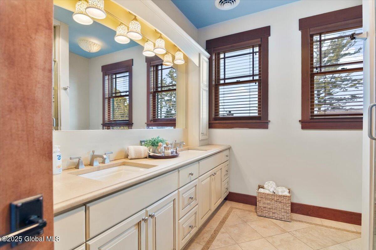 84 Rockhurst Road Queensbury, NY 12804 - Photo 24 of 47 32-RKA_2284