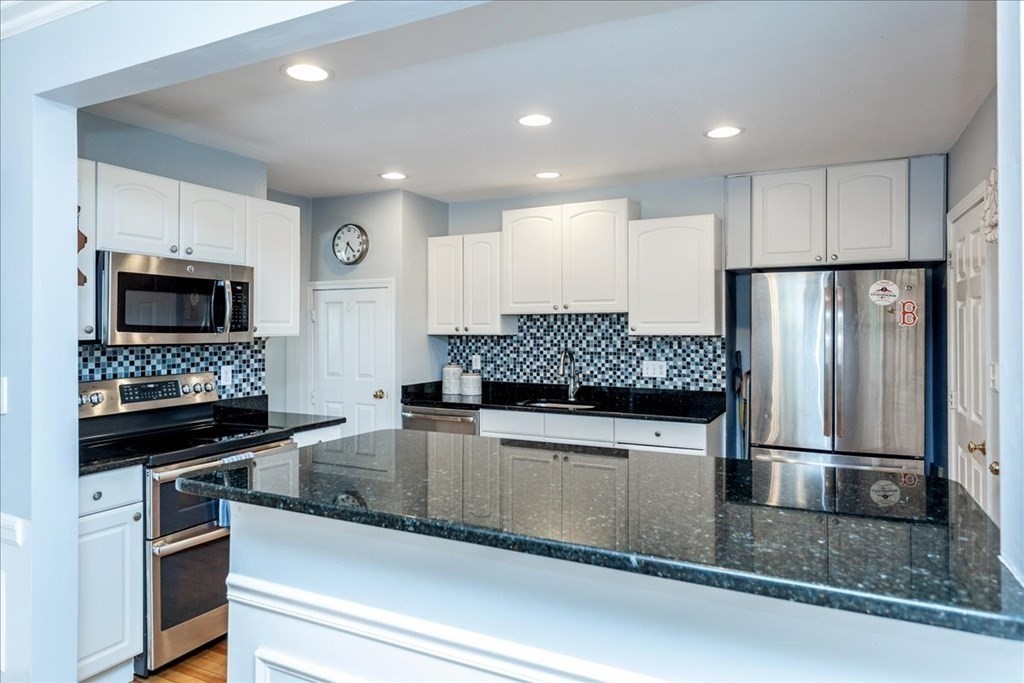 2 Pilgrim Road Marblehead, MA 01945 - Photo 2 of 41