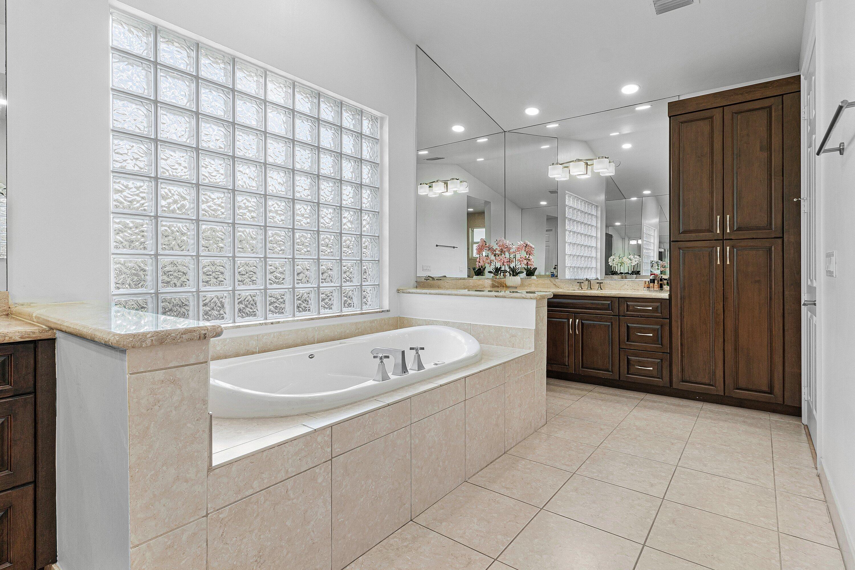 11030 Misty Ridge Way Boynton Beach, FL 33473 - Photo 33 of 56 033-11030MistyRidgeWay-BoyntonBeach-FL-3