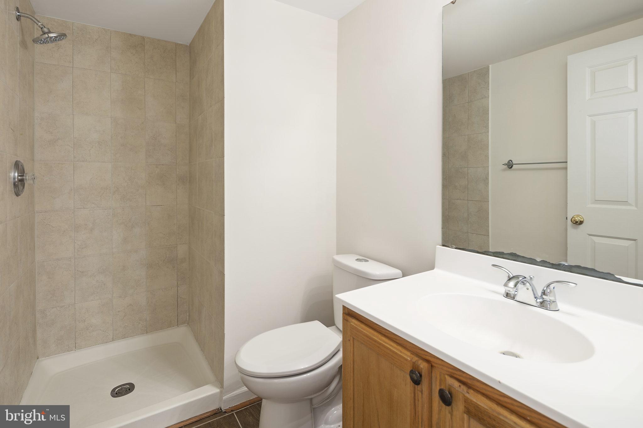 6741 Stone Maple Terrace Centreville, VA 20121 - Photo 23 of 35 Guest Bath