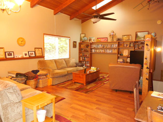 9550 Kilchis River Road Tillamook, OR 97141 - Photo 8 of 34 Living room
