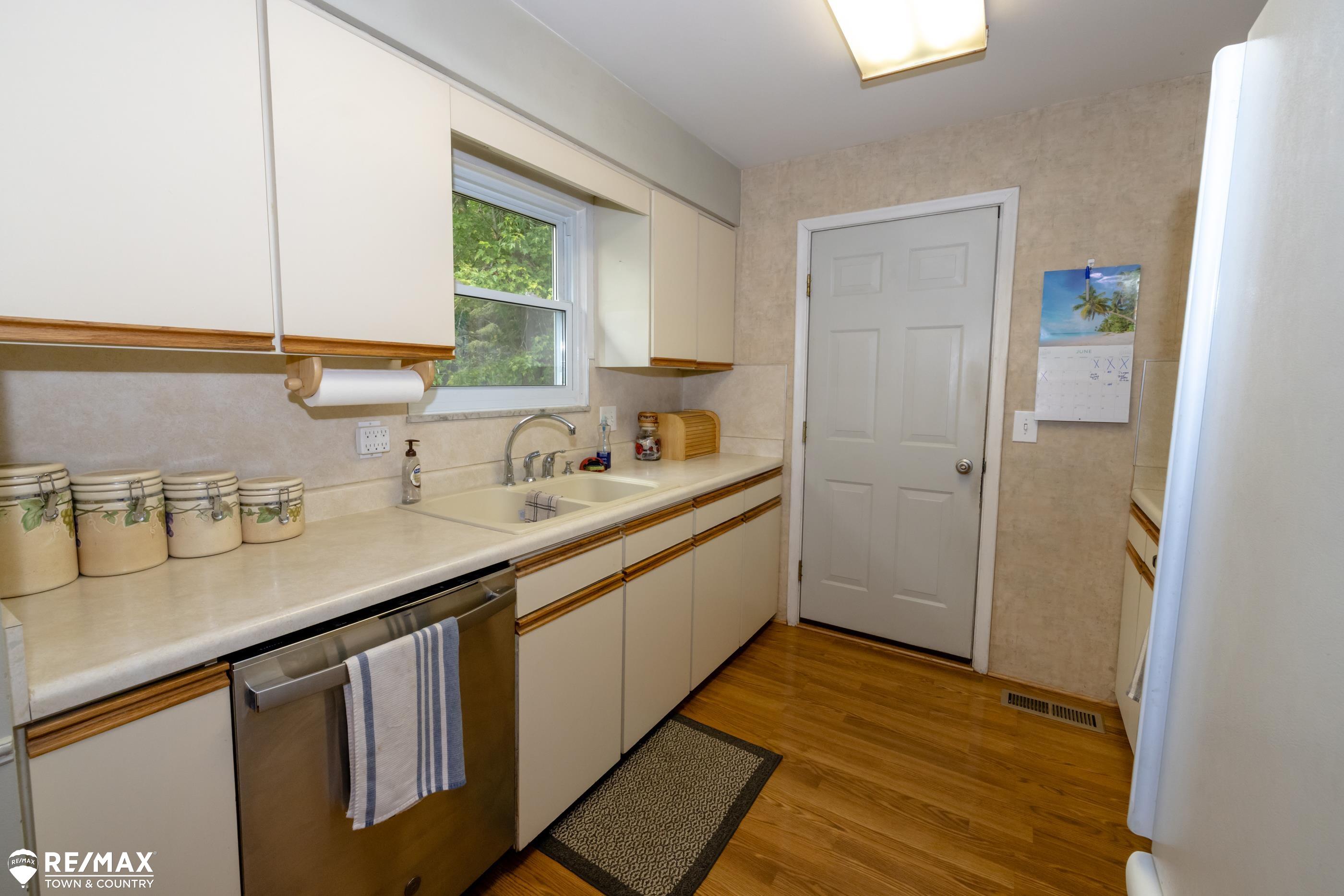 9210 Carpenter Road Flushing, MI 48433 - Photo 11 of 36