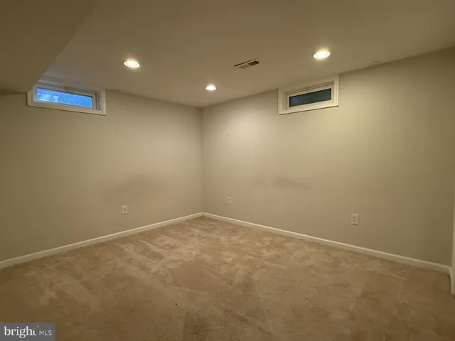 $3,900 | 220 Summit Hall Road, Gaithersburg, MD 20877