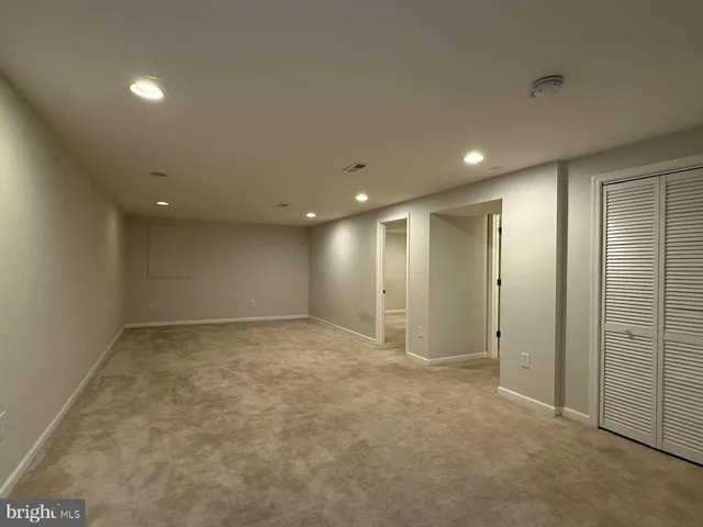 $3,900 | 220 Summit Hall Road, Gaithersburg, MD 20877