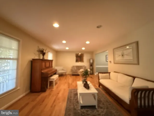 $3,900 | 220 Summit Hall Road, Gaithersburg, MD 20877