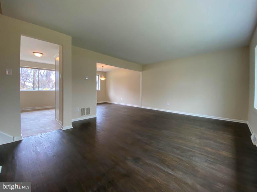 315 Colonial Road Beverly, NJ 08010 - Photo 13 of 27
