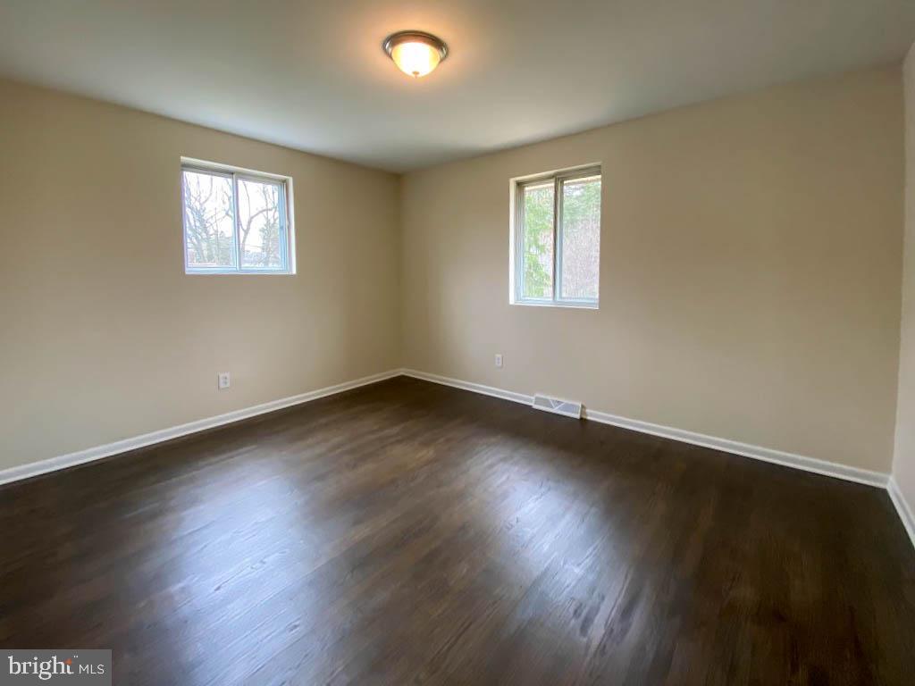 315 Colonial Road Beverly, NJ 08010 - Photo 22 of 27