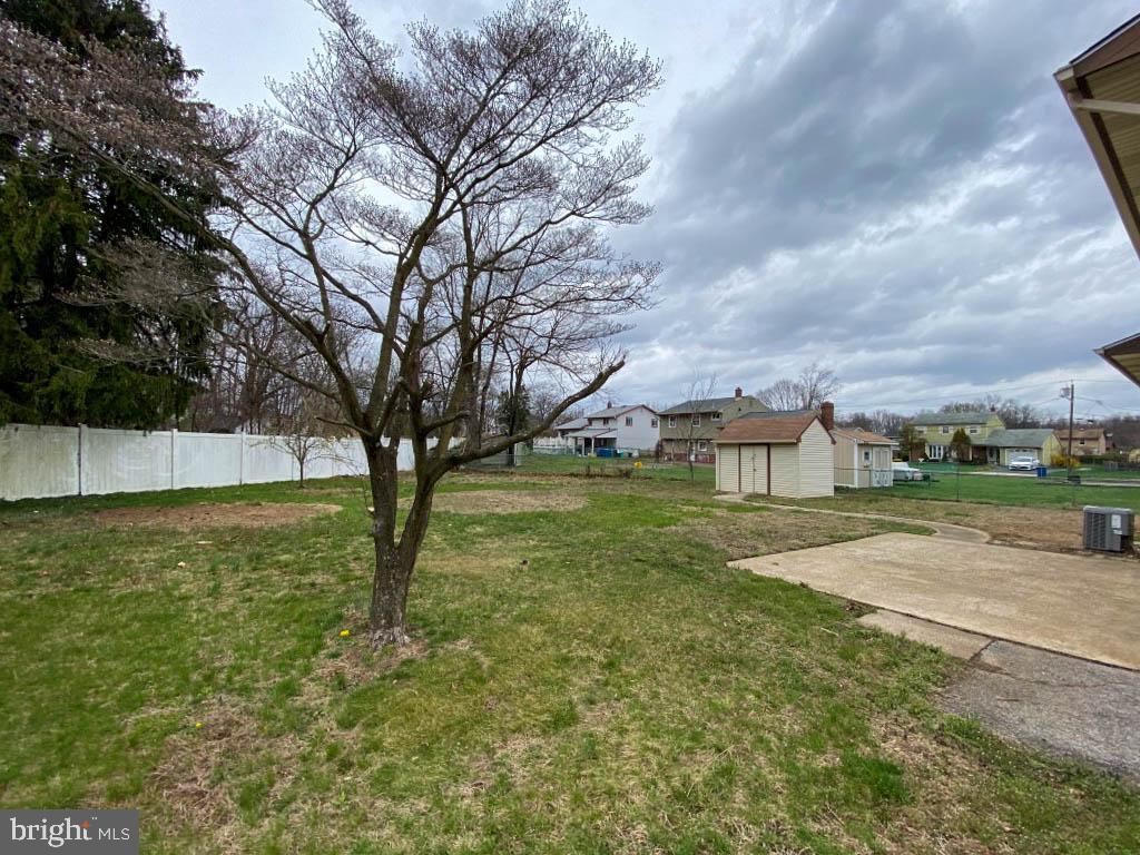 315 Colonial Road Beverly, NJ 08010 - Photo 3 of 27