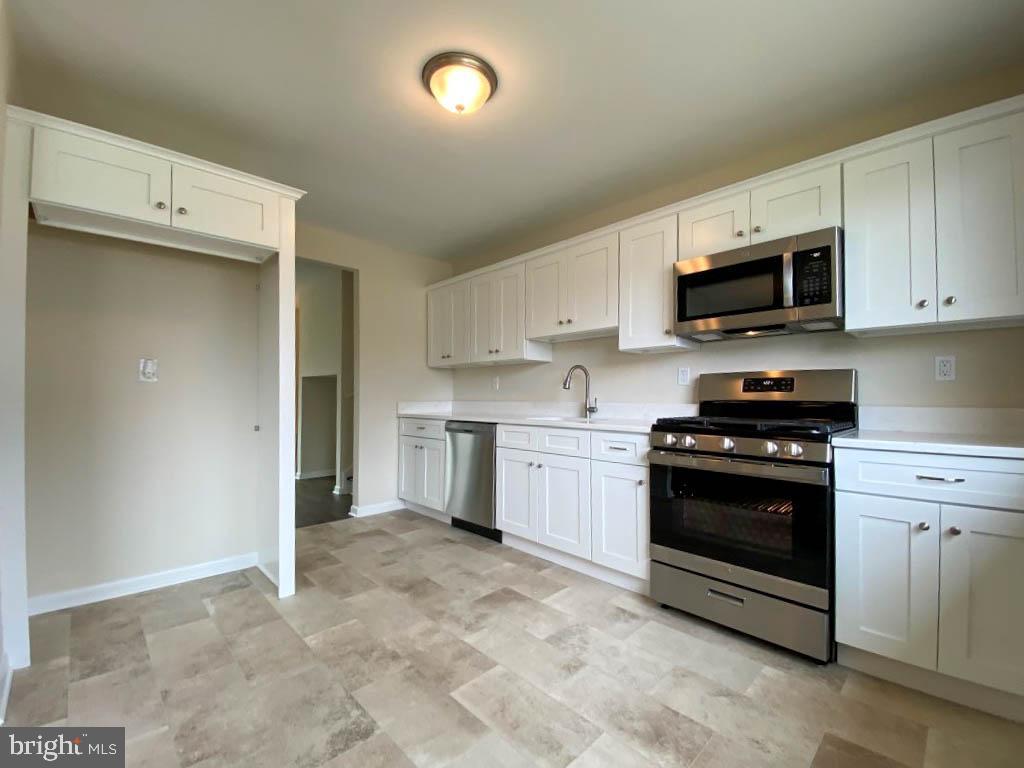 315 Colonial Road Beverly, NJ 08010 - Photo 8 of 27