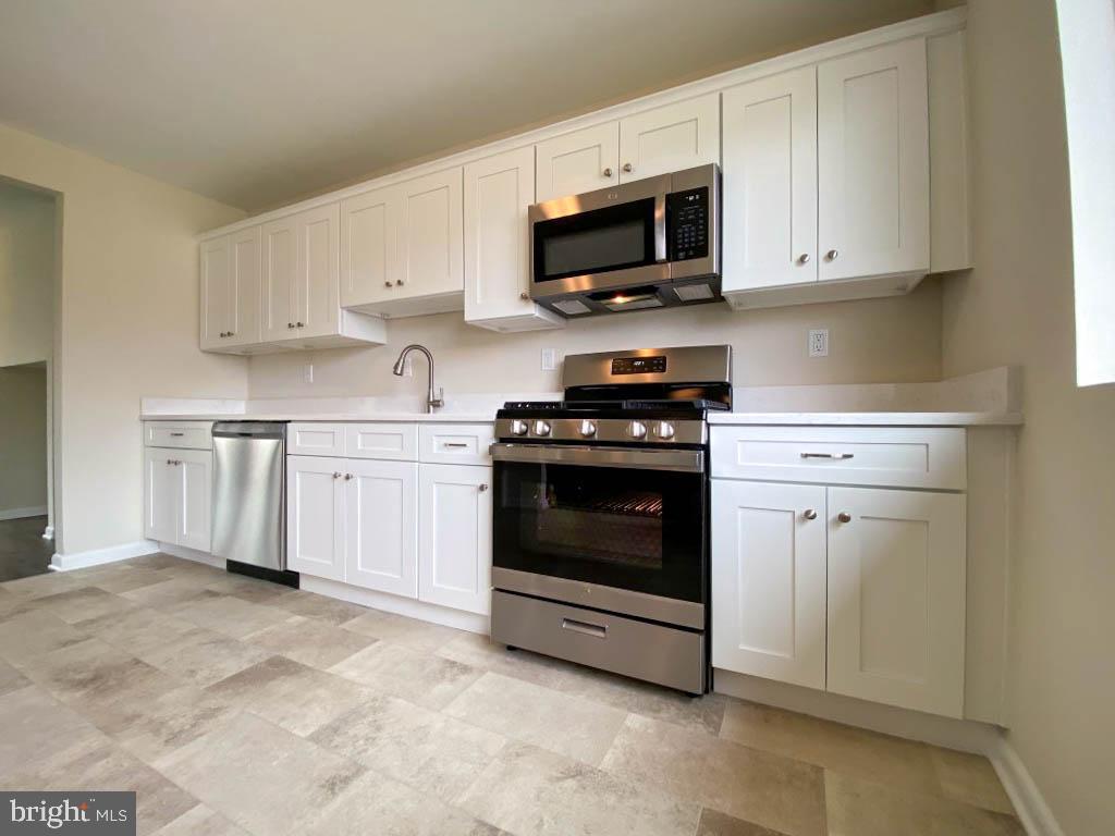 315 Colonial Road Beverly, NJ 08010 - Photo 9 of 27