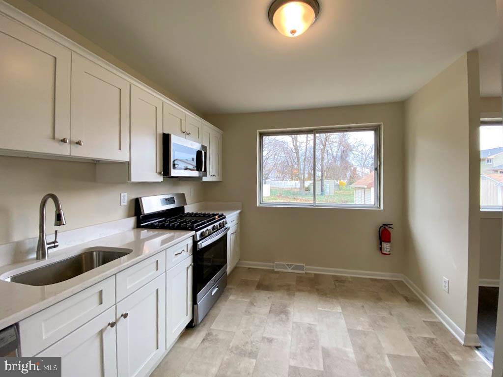 315 Colonial Road Beverly, NJ 08010 - Photo 10 of 27