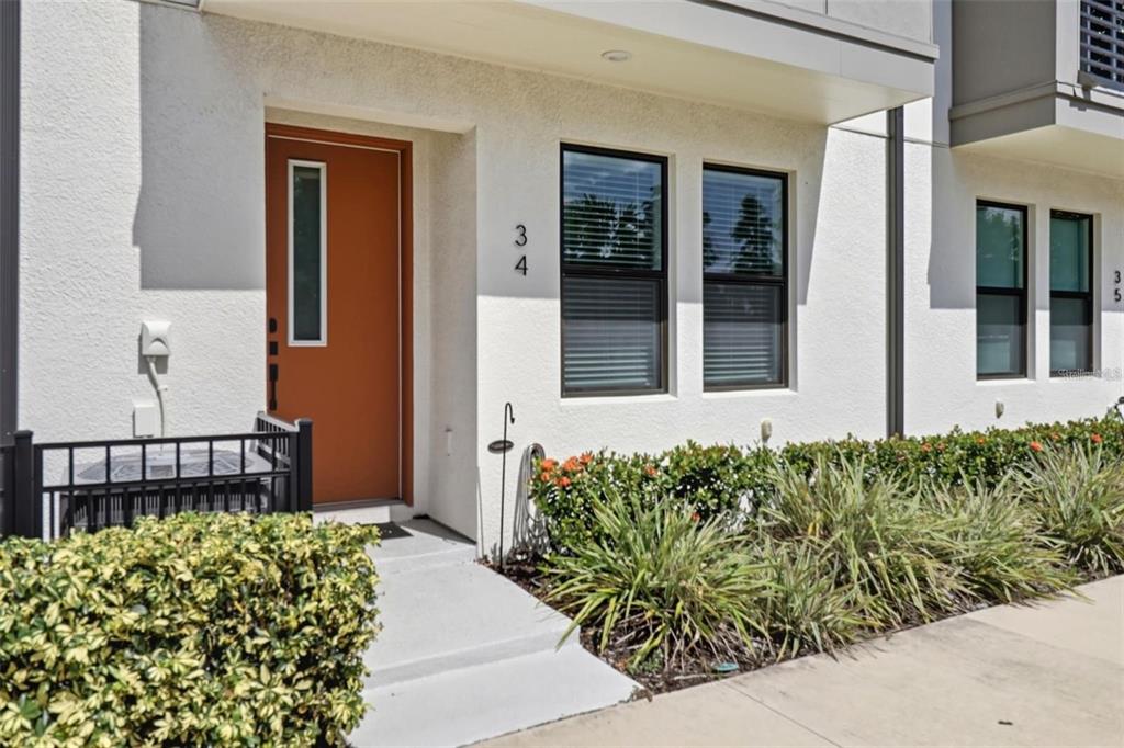 2511 North Grady Avenue, Unit 34 Tampa, FL 33607 - Photo 3 of 45 front view of a house