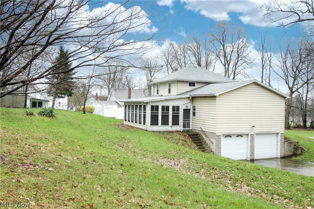864 Mill Road Ravenna, OH 44266 - Photo 4 of 35