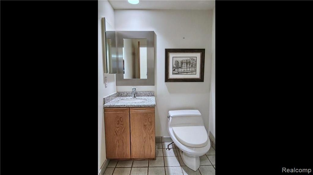 145 Canterbury Road Bloomfield Hills, MI 48304 - Photo 27 of 35