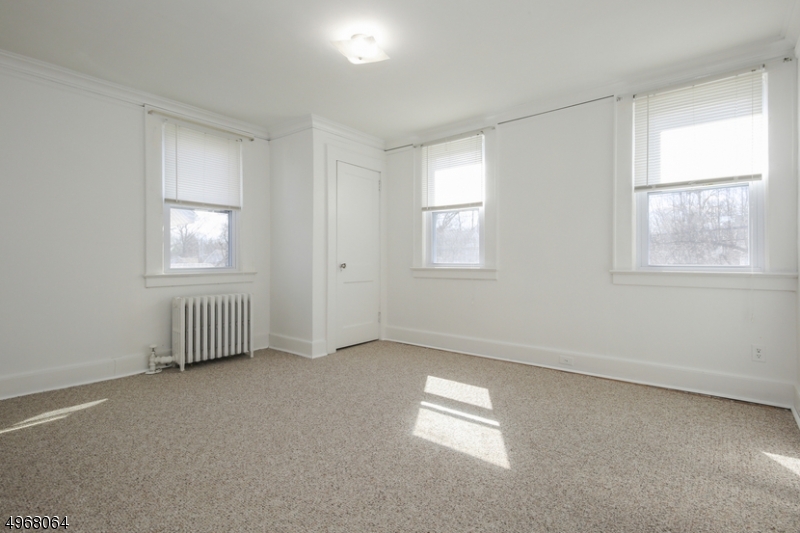 31 Clinton Avenue, Unit 2 Springfield, NJ 07081 - Photo 8 of 11