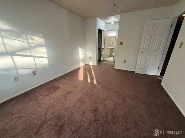 a view of empty room with window