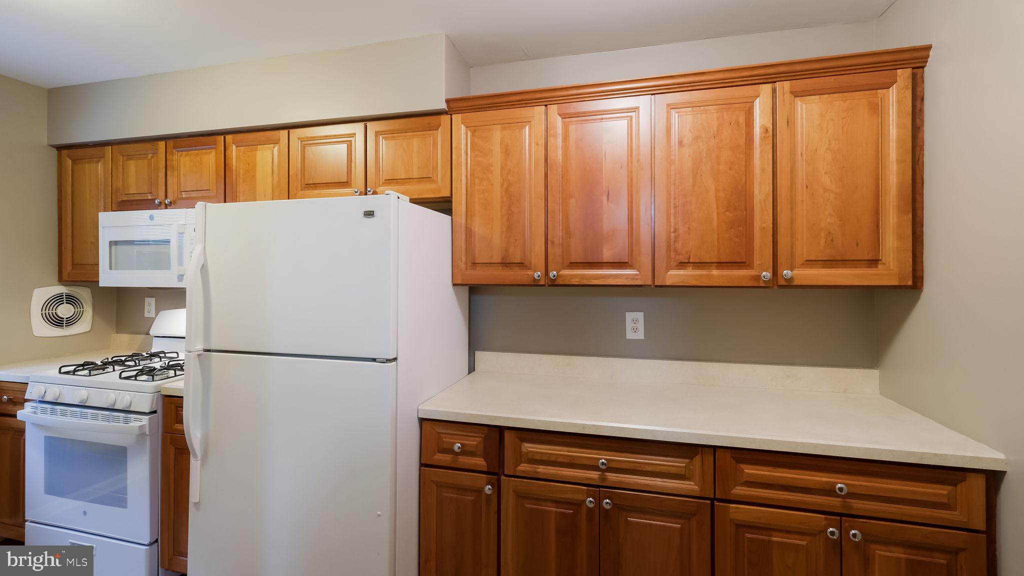 1155 York Rd., Unit H8 Warminster, PA 18974 - Photo 12 of 22 NEWER KITCHEN