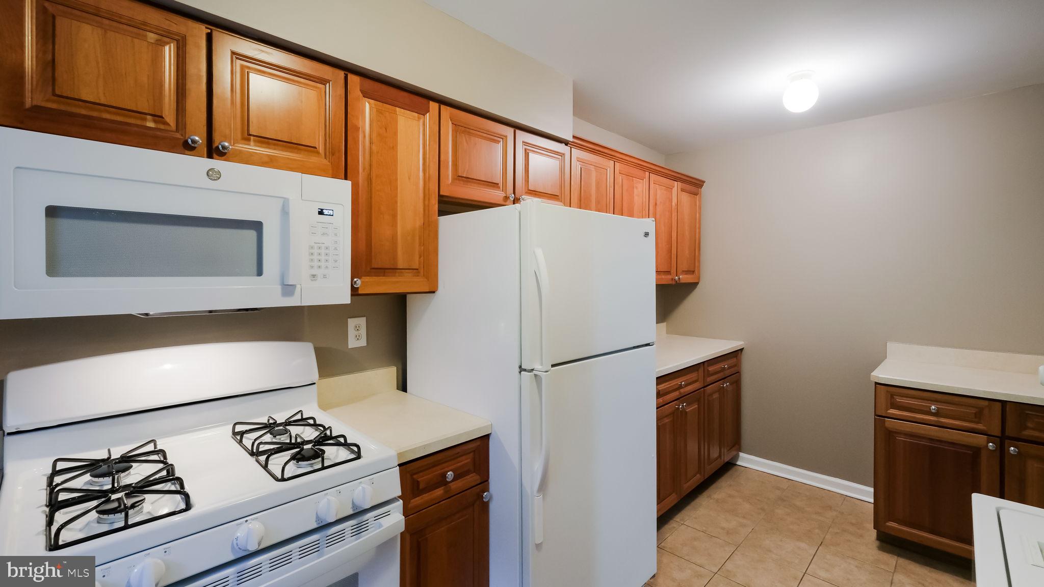1155 York Rd., Unit H8 Warminster, PA 18974 - Photo 15 of 22 NEW GAS STOVE &
MICROWAVE