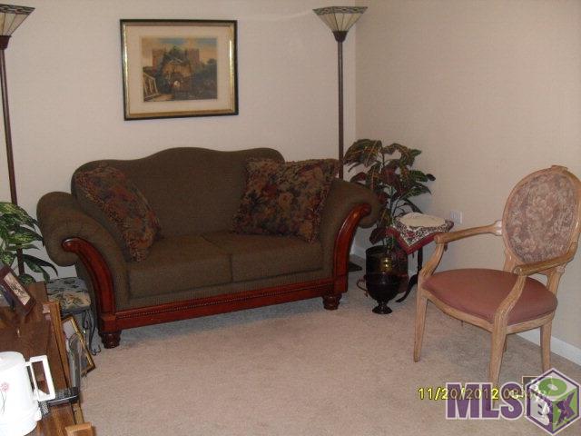 221 Wilson Street Raceland, LA 70394 - Photo 2 of 6 Living Room